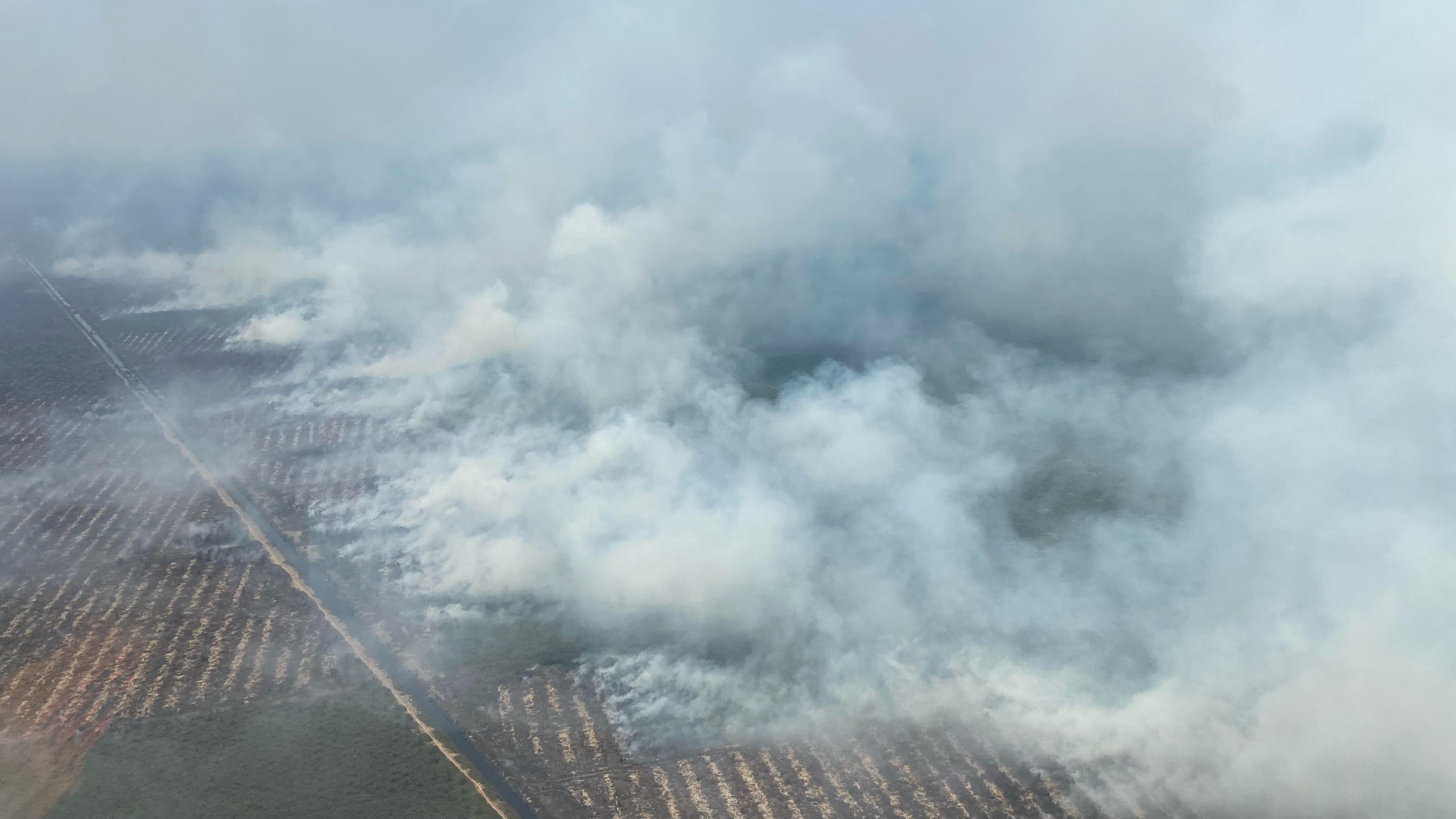 Pemprov Sumsel Siapkan 6 Helikopter Water Bombing untuk Antisipasi Karhutla