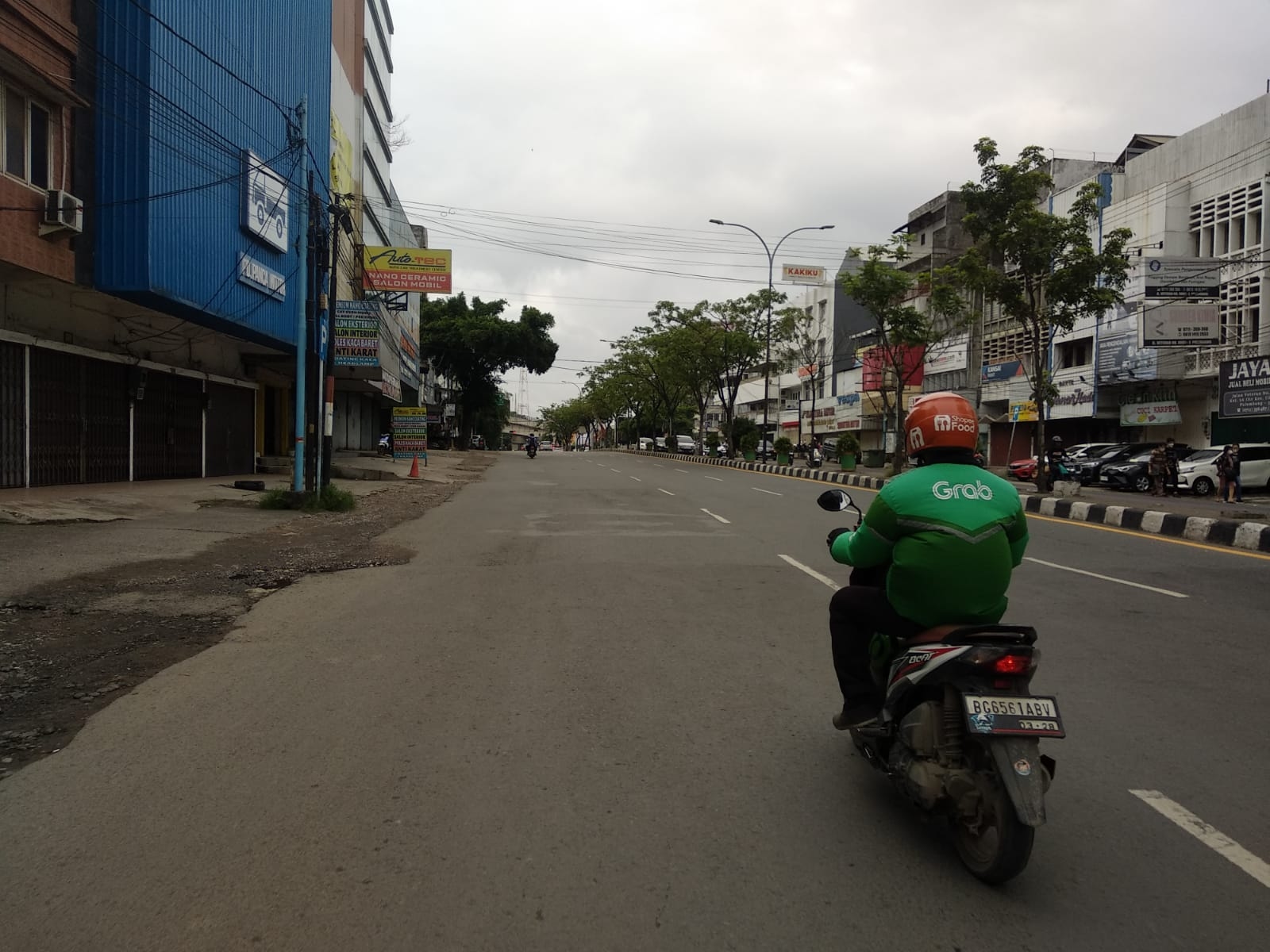 Libur Pilkada, Jalanan Kota Palembang Sepi Aktivitas Kendaraan