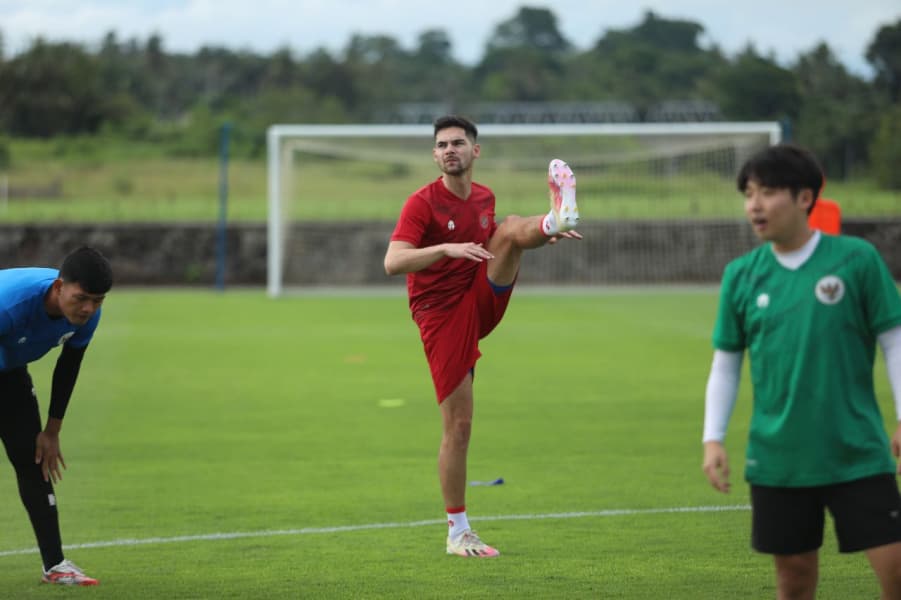 Pemain Timnas Sandy Walsh dan Marselino Ferdian Bagikan Moment Nyoblos Pertama Pilpres 2024