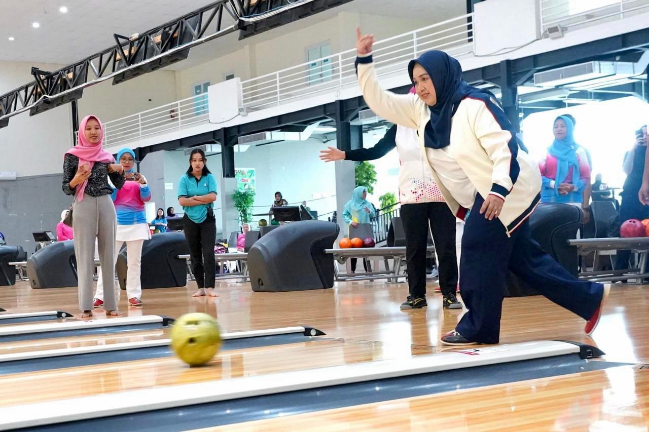Pj TP PKK Sumsel Tyas Fatoni Apresiasi Acara Fun Game Bowling Perwosi 2024