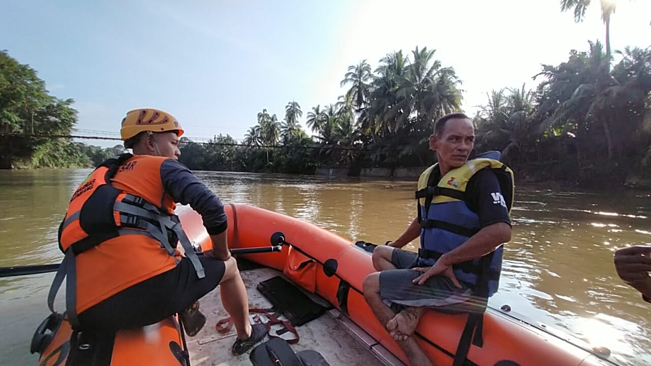 Hari Puasa Pertama, Tim SAR Gabungan Lanjutkan Pencarian Warga Sumsel yang Hanyut Tenggelam
