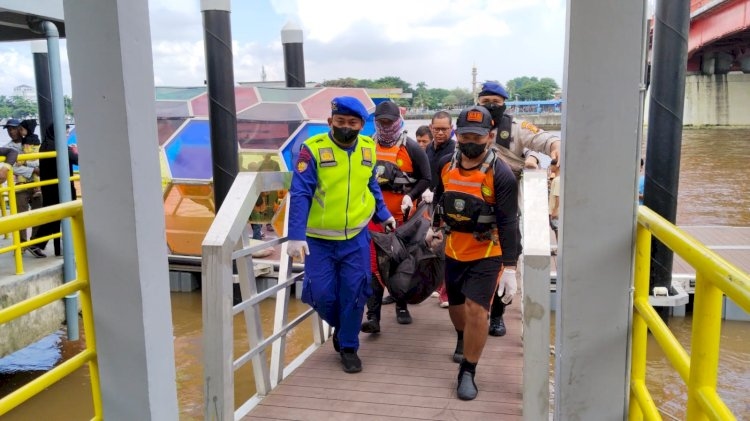 ABK Kapal Jukung yang Hilang Ditemukan Meninggal Dunia oleh Tim SAR Gabungan di Sungai Musi Palembang
