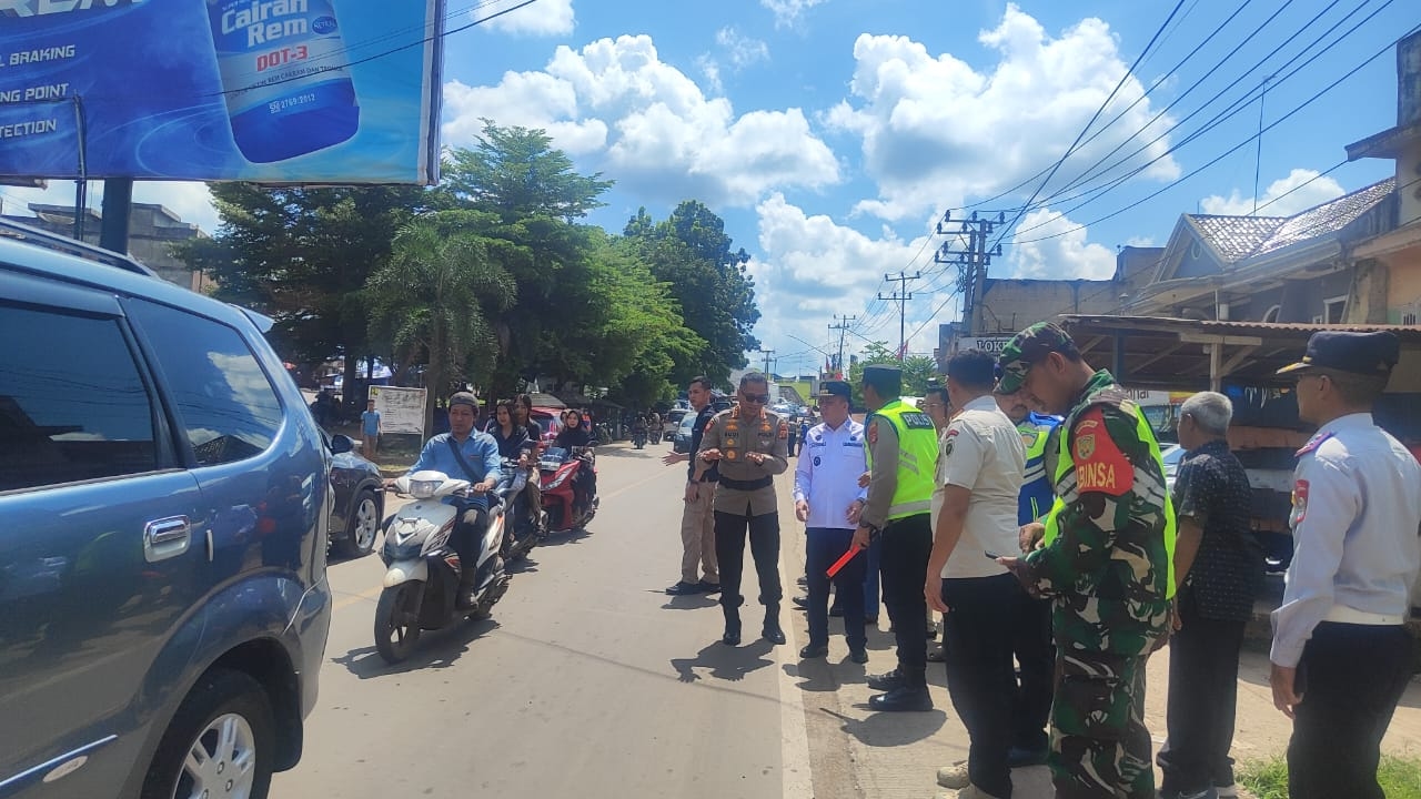 Pj Gubernur Sumsel Tinjau Kemacetan di Jalintim KM 67 dan Pasar Betung