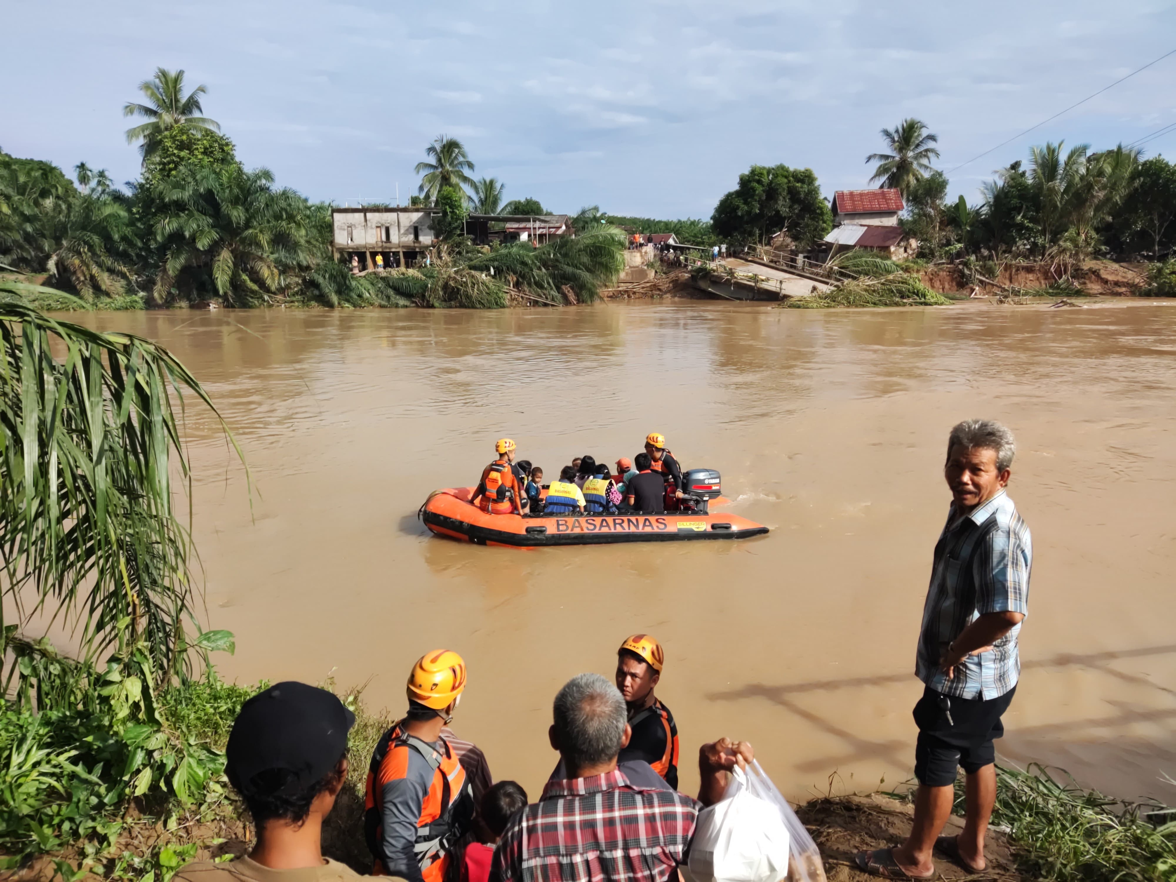 Banjir Bandang di Muratara Telan Satu Korban Hilang, Tim SAR Gabungan Lakukan Pencarian