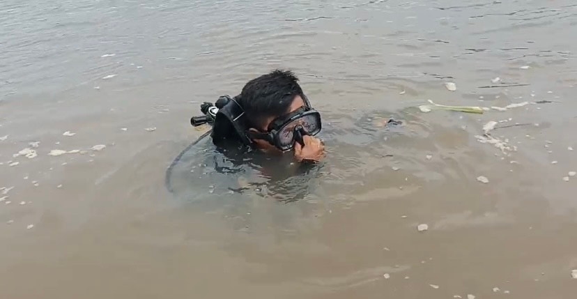 Hanyut Terbawa Arus Sungai Ogan, Pelajar SMP Masih Dicari Tim SAR