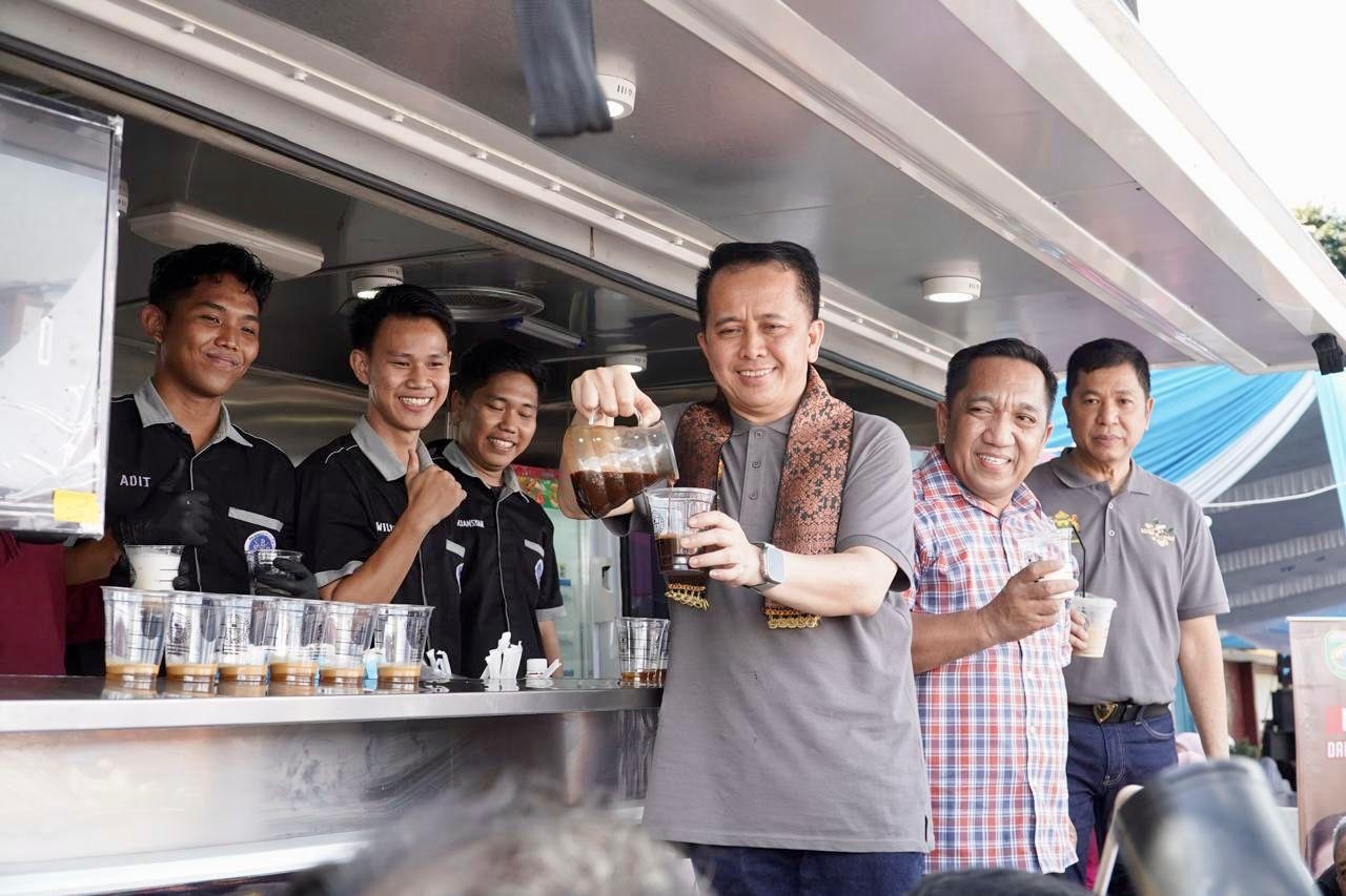 Sumsel Siap Rebut Rekor MURI dengan Minum Kopi Terbanyak di Tepi Sungai Musi
