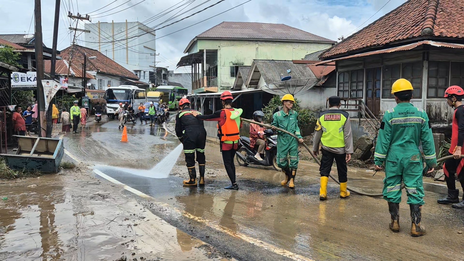 Sempat Ditutup, Ruas Jalan Lintas Sumatera Baturaja-Muaraenim Kembali Dibuka