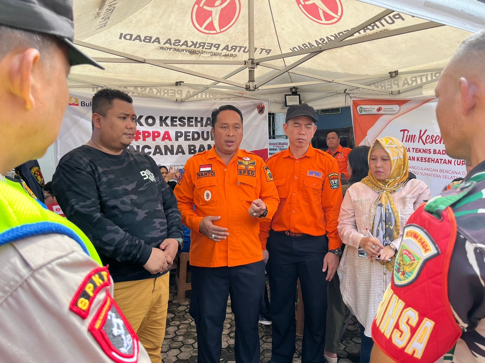 BPBD Sumsel Serahkan Bantuan dari Pj Gubernur untuk Korban Banjir di Muara Enim