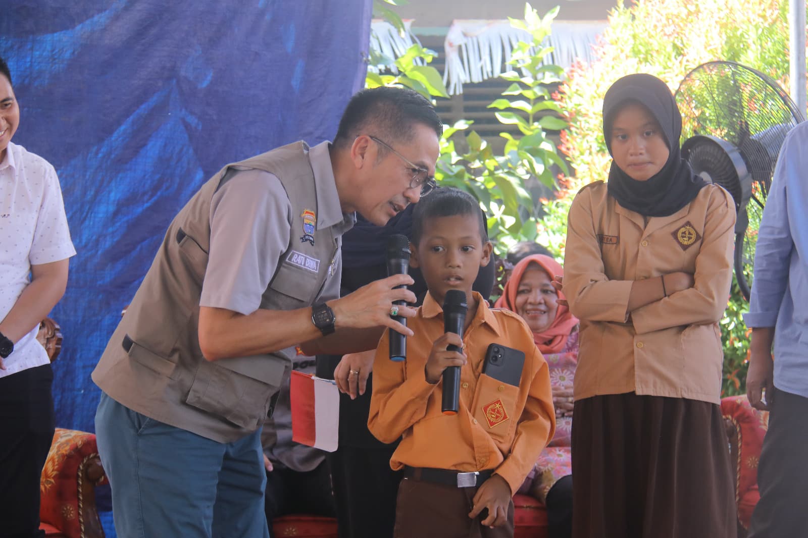 Pj Walikota Palembang Gelar Silaturahmi dan Berikan Bantuan Sembako kepada Wali Murid