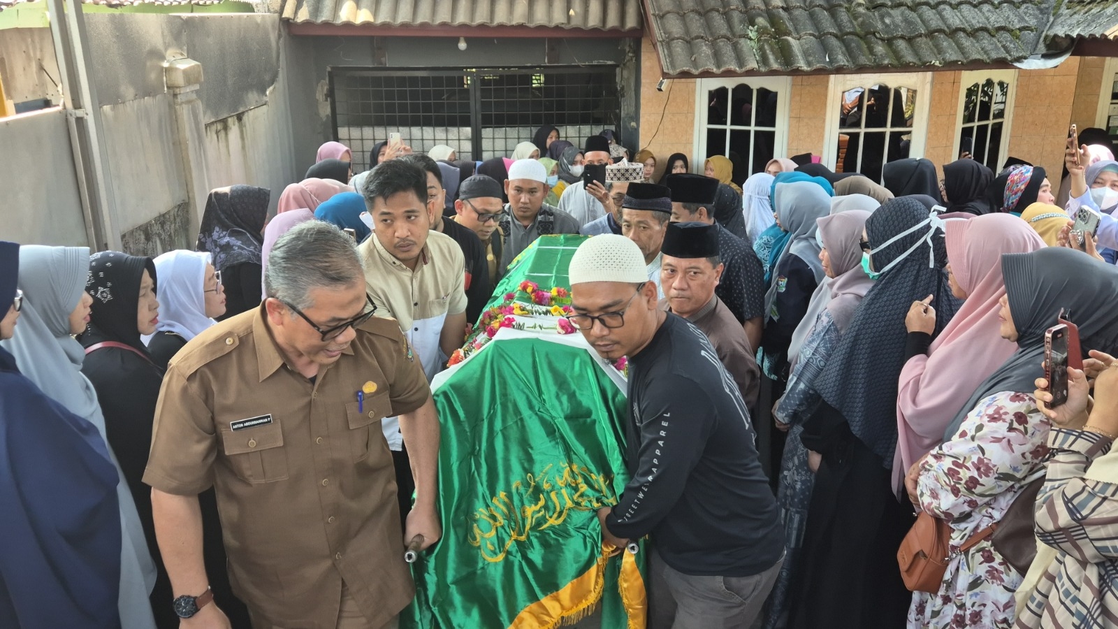Sebelum Meninggal, Bella Sempat Titipkan Jemaah Haji Agar Sampai ke Muara Enim Dengan Selamat