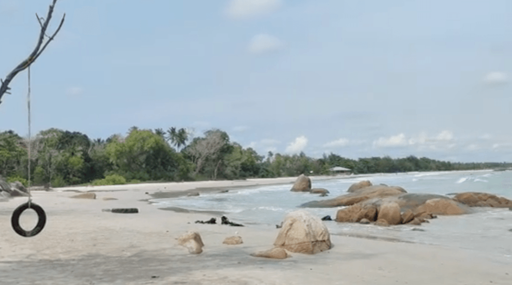 Pantai Jambosag di Bangka Belitung, Rekomendasi Tempat Wisata Alam yang Tenang dengan Sunset Memukau