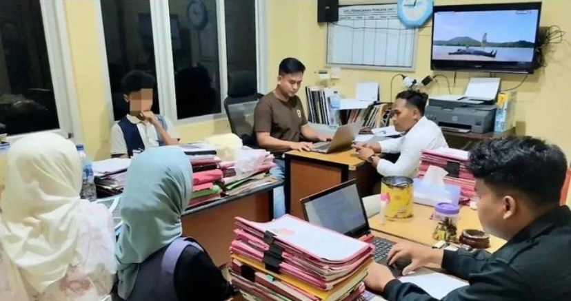 Lecehkan Mahasiwa Baru, Pegawai UIN Raden Fatah Palembang Digerebek Warga