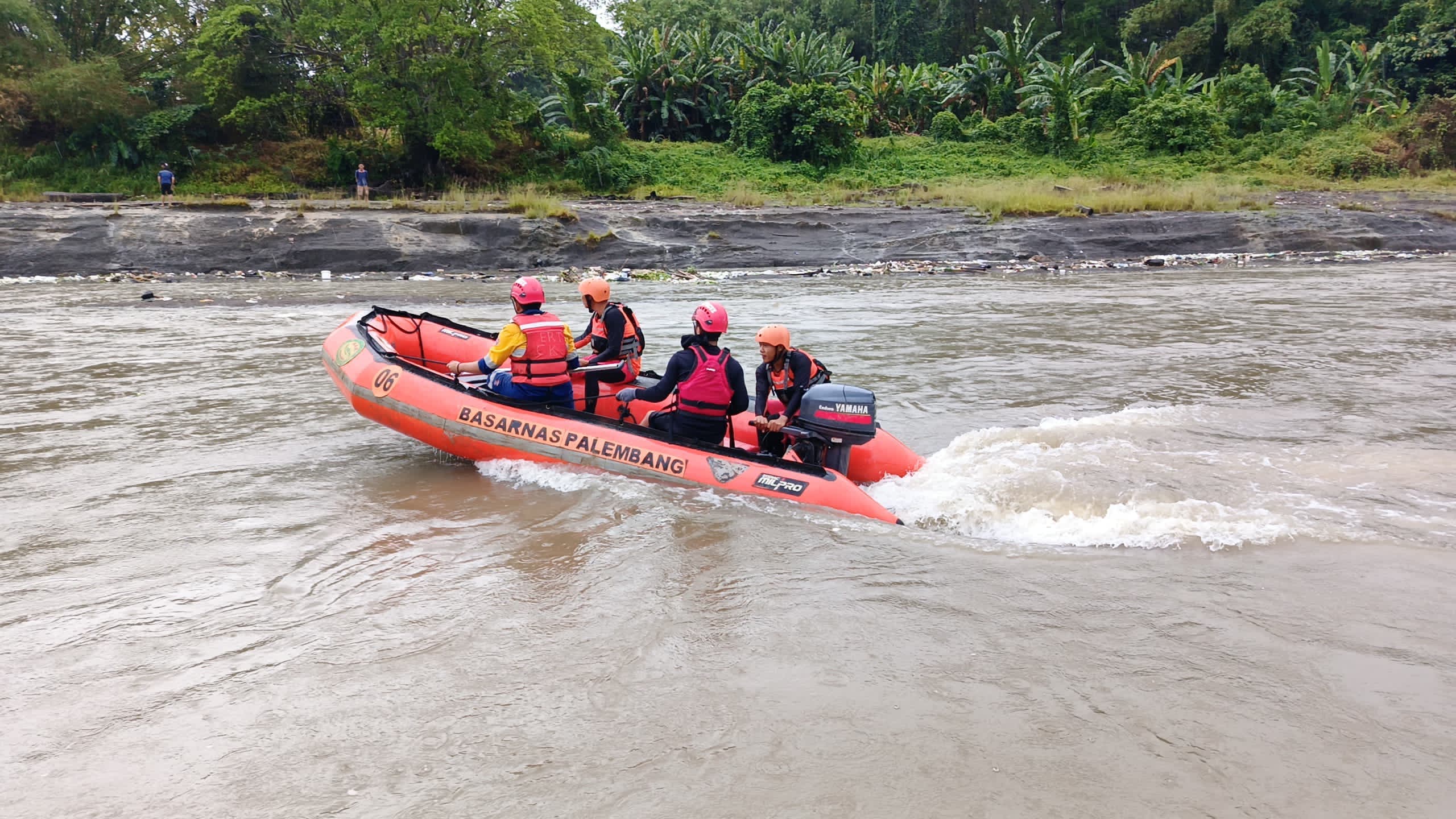 Pelajar SD di Lahat Terseret Arus Saat Asik Berenang di Sungai Lematang, Tim SAR Lakukan Pencarian Intensif