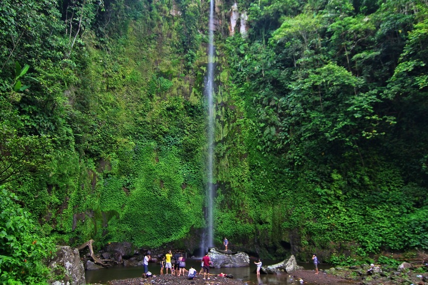Menelusuri Keindahan Curug Embun: Air Terjun Unik di Kaki Gunung Dempo