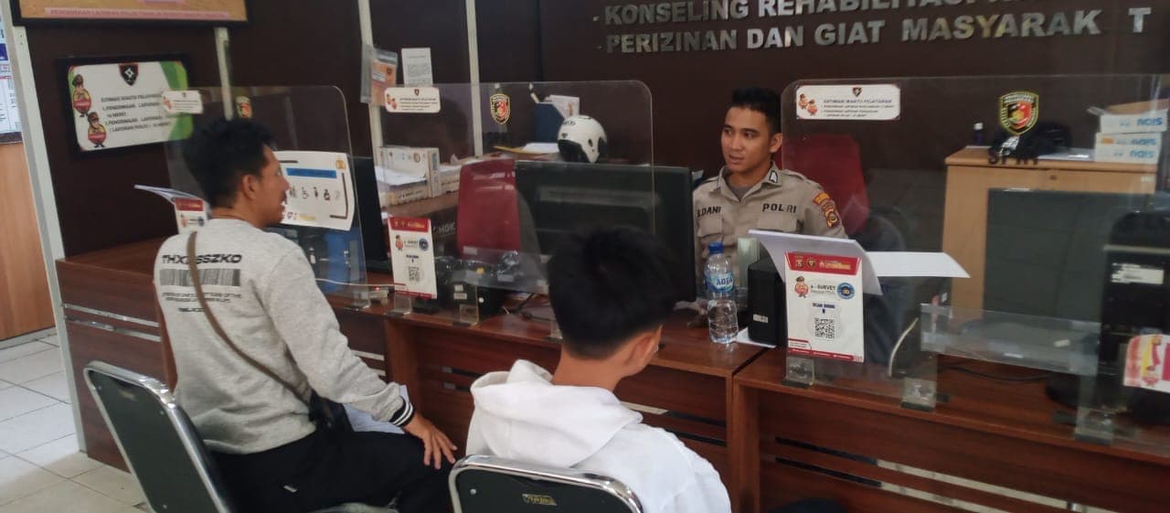 Sempat Teriak 'Maling', Handphone Vivo Milik Cozy Dirampas Orang