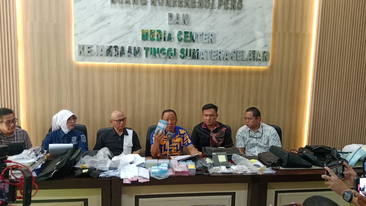 Kejati Sumsel Tetapkan 2 Tersangka dari Hasil OTT di Disnakertrans