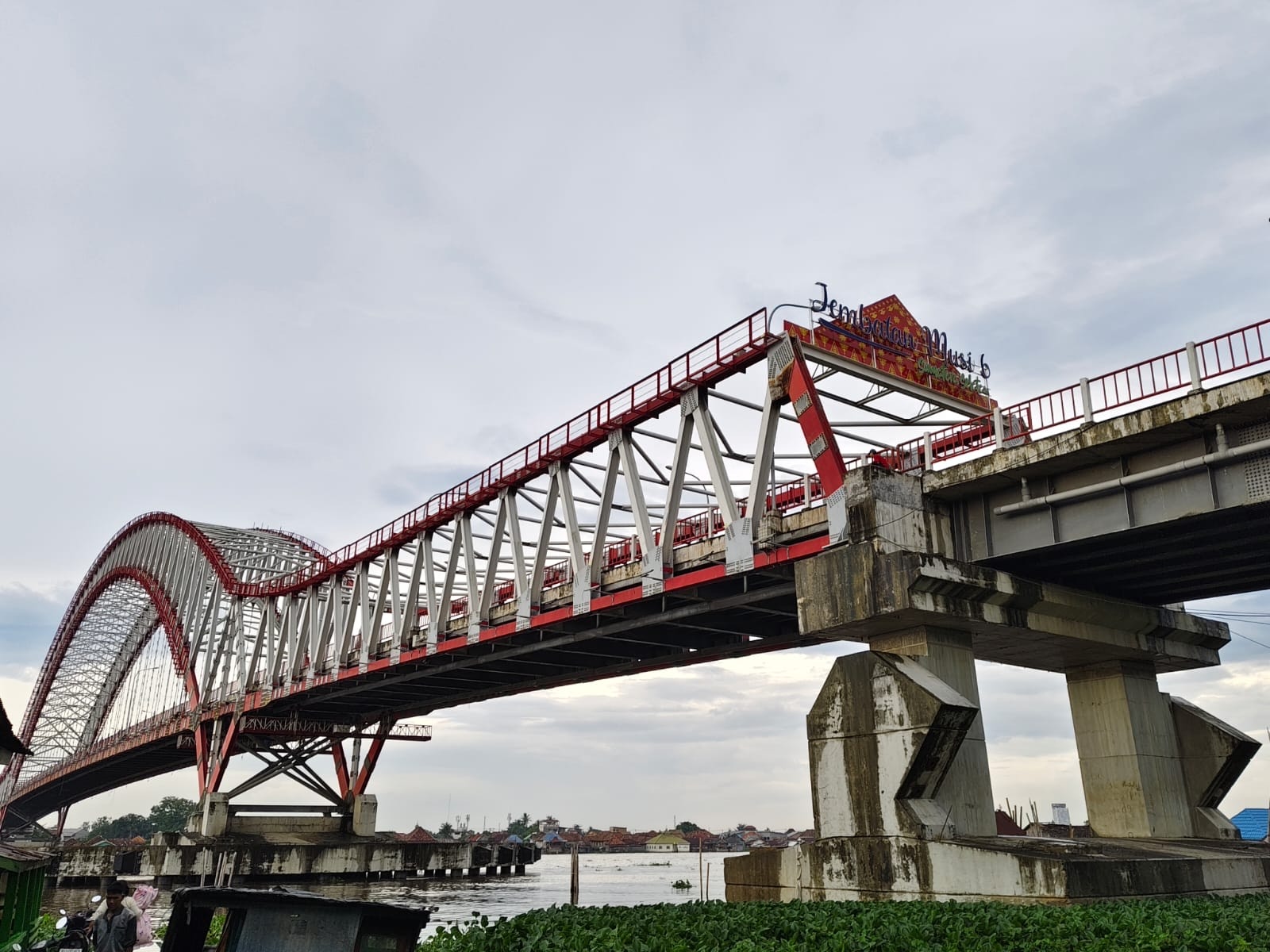 Polisi Buru Pencuri Kabel Lampu Jembatan Musi VI Palembang Sepanjang 900 Meter