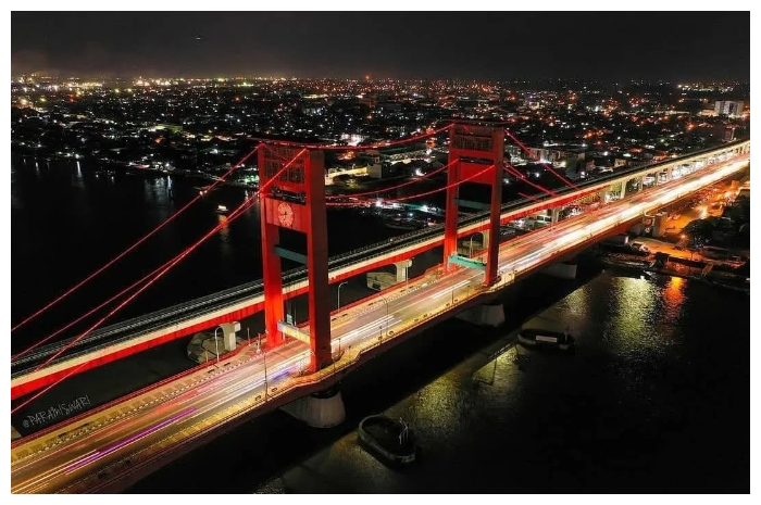 Ragam Wisata Kuliner Malam Jembatan Ampera di Akhir Pekan, Nikmati Makanan dengan Pemandangan Sungai Musi