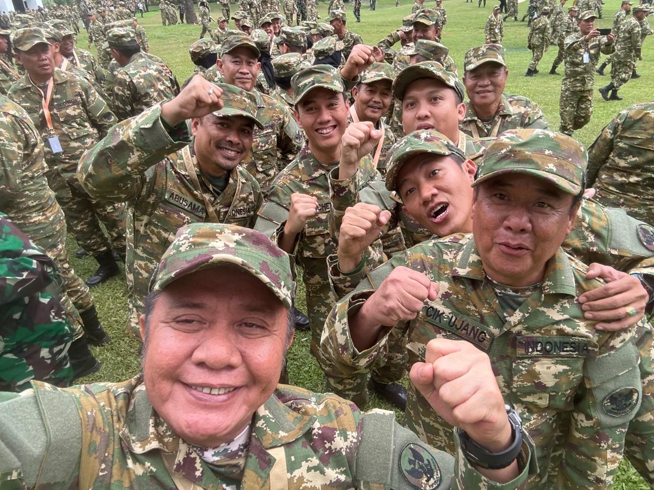 Herman Deru - Cik Ujang Kompak Parade Senja dengan Prabowo, Jokowi dan SBY