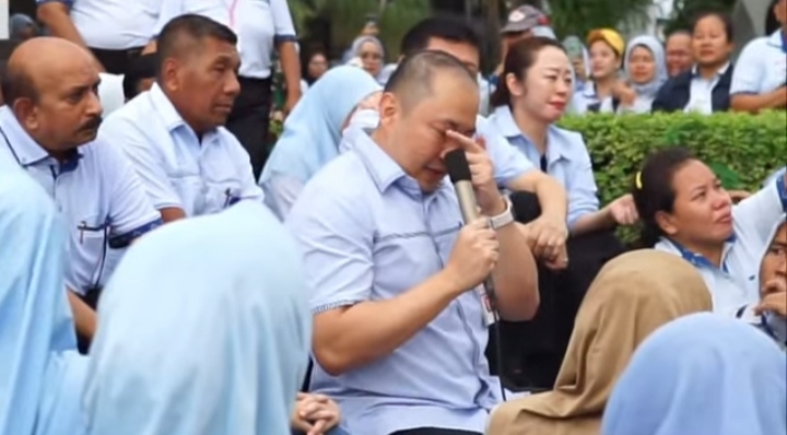 Perpisahan PT Sritex Diwarnai Tangis Haru Bos Besar dan Ribuan Karyawannya