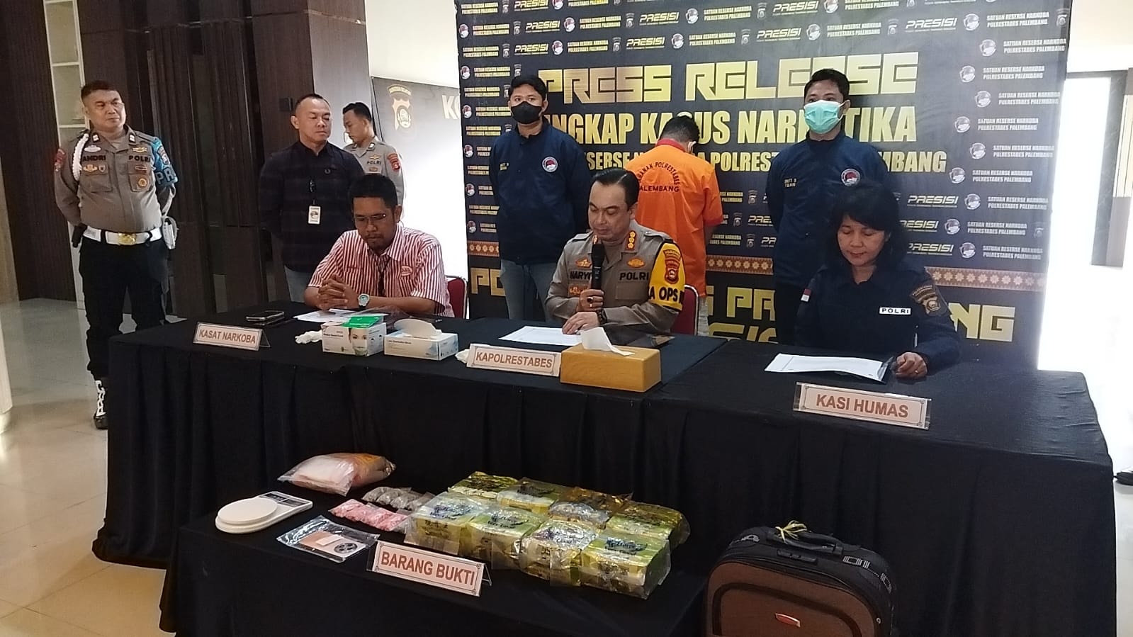 8,3 Kg Sabu dan 1.000 Butir Ekstasi Diamankan, Kurir Narkoba Jaringan Malaysia dan Riau Ditangkap di Palembang