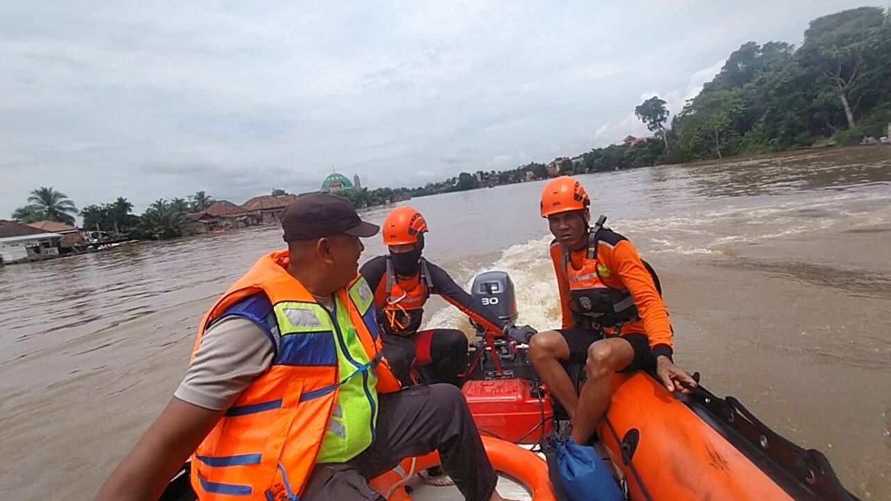 Tim SAR Gabungan Lakukan Pencarian Tujuh Korban Perahu Terbalik di Sungai Rawas Utara