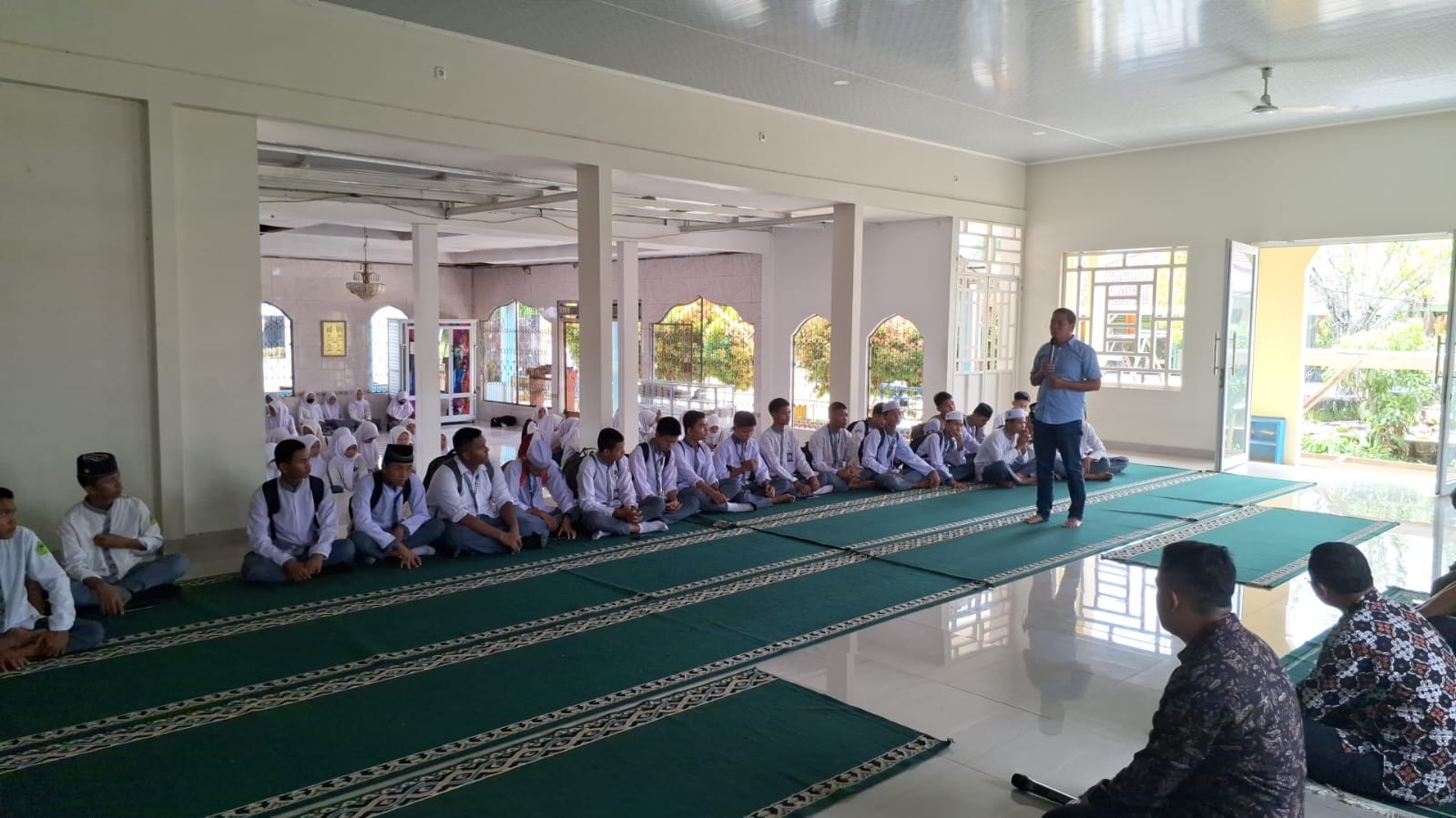 Polrestabes Palembang Sosialisasikan Bahaya Tawuran dan Balap Liar di Dua Sekolah