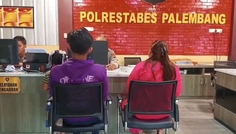 Beli Barang Kebutuhan Lebaran di Pasar 16 Ilir Palembang, HP Pemuda Ini Dirampas 3 Pelaku Copet