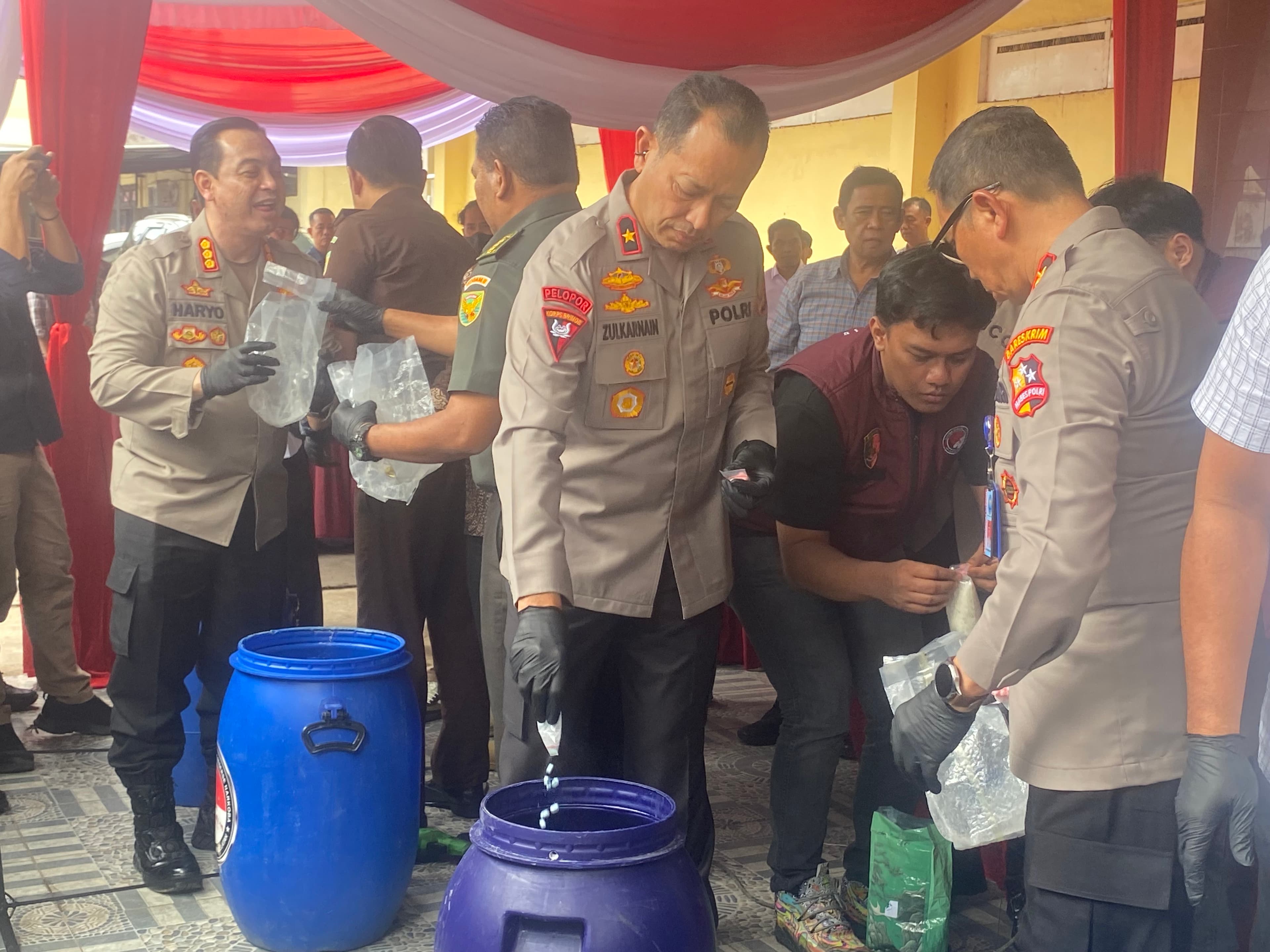 Polda Sumsel Musnahkan 17,53 Kg Sabu dan 1.032 Butir Ekstasi