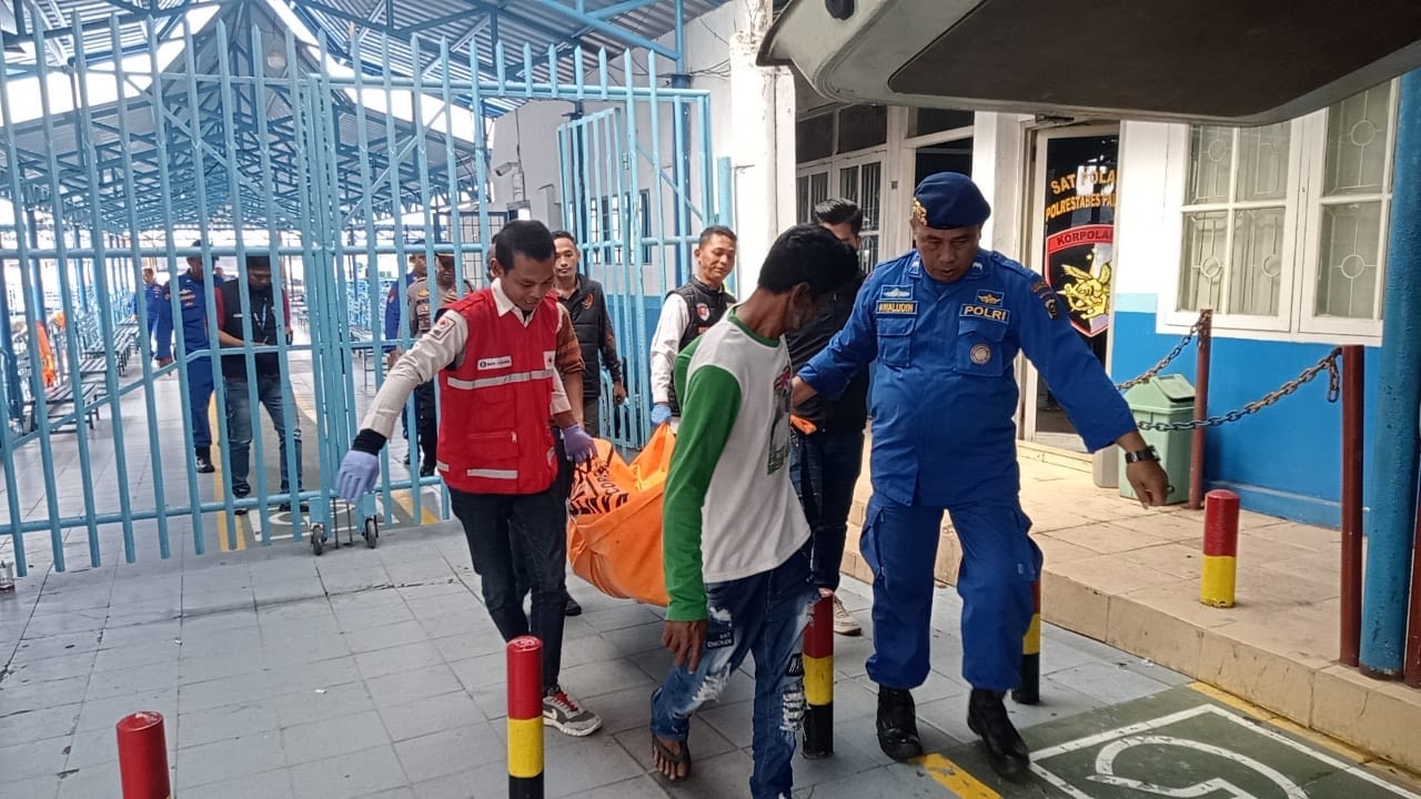 Heboh! Mayat Pria Tanpa Identitas Ditemukan Mengapung di Sungai Musi Palembang
