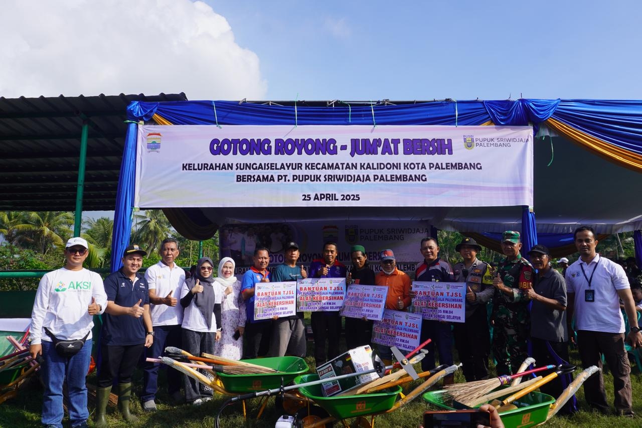Pusri Palembang Perkuat Komitmen Lingkungan Lewat Jumat Bersih dan Gotong Royong di Kampung Binaan