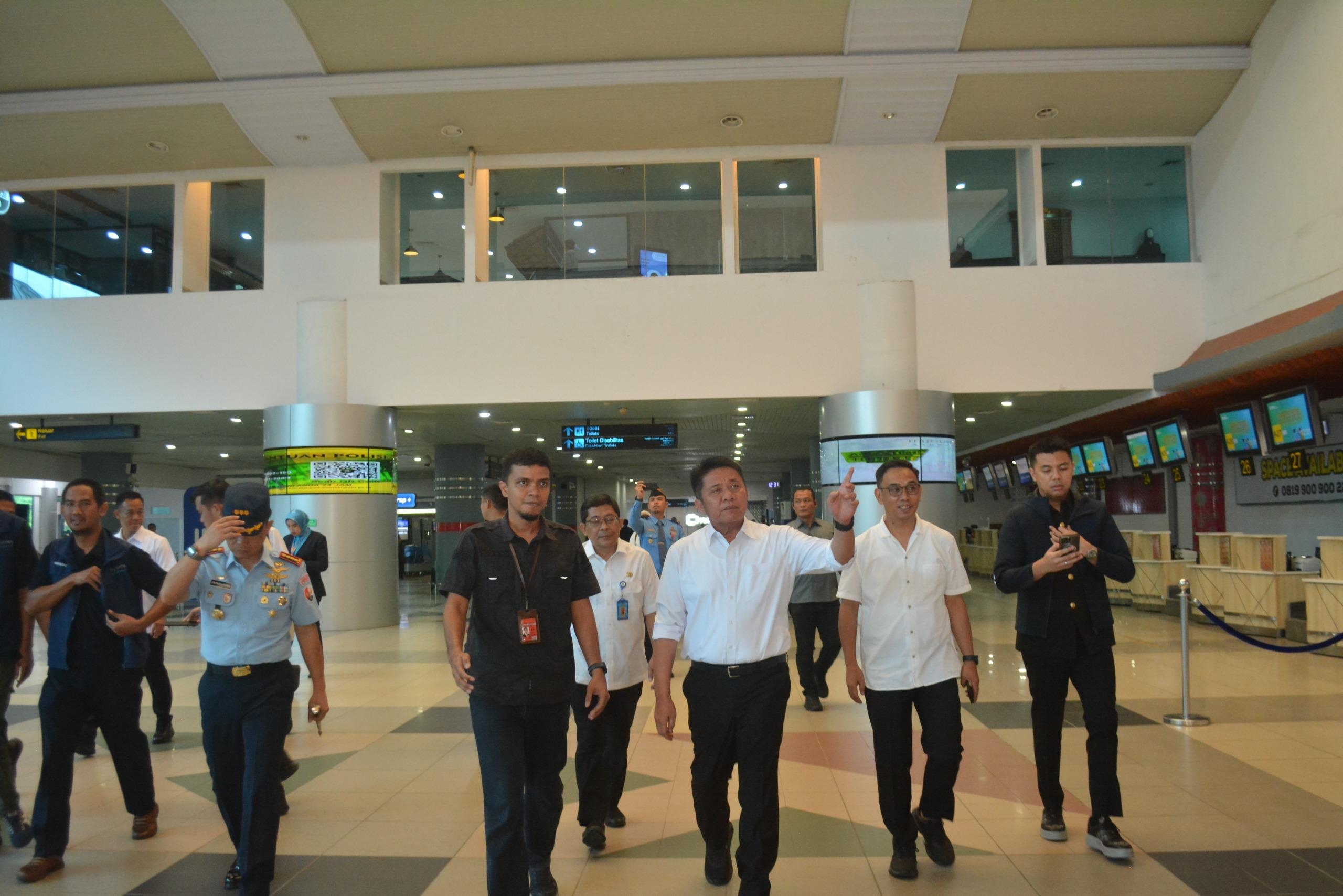 Tinjau Bandara SMB II Palembang, Gubernur Herman Deru Melobi Pimpinan Lion Group Agar Segera Buka Rute Penerbangan Internasional