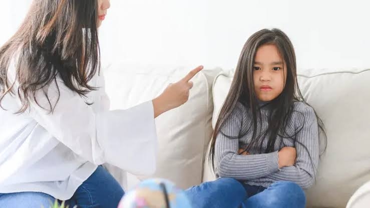 Didikan Orang Tua Zaman Dulu yang Ternyata Bikin Milenial Tersiksa, Kok Bisa?