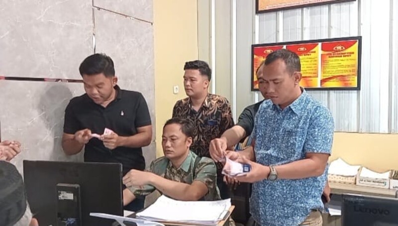 Diduga Edarkan Uang Palsu, Seorang IRT di Palembang Diamankan Warga dan Polisi