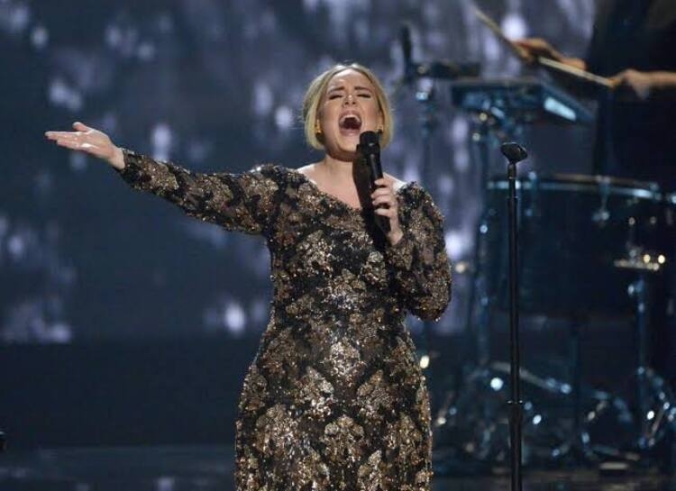 5 Lagu Adele yang Bikin Galau, Cocok Didengar Saat Patah Hati