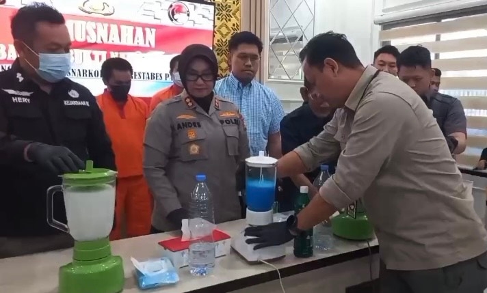 Polrestabes Palembang Musnahkan 2,88 Kg Sabu dan 2.472 Butir Ekstasi Hasil Penangkapan di Jalan