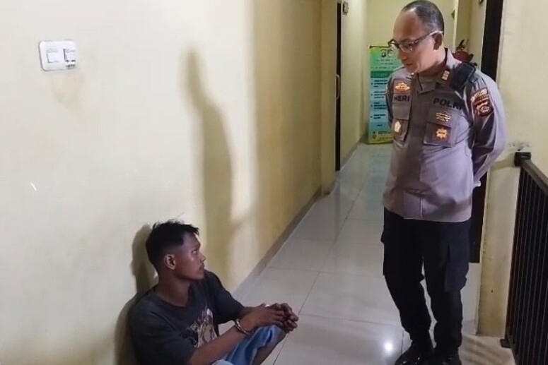 Ngaku Cari Dompet, Pria Ini Diringkus Polisi Usai Bersembunyi di Atap Rumah Kosong di Jakabaring