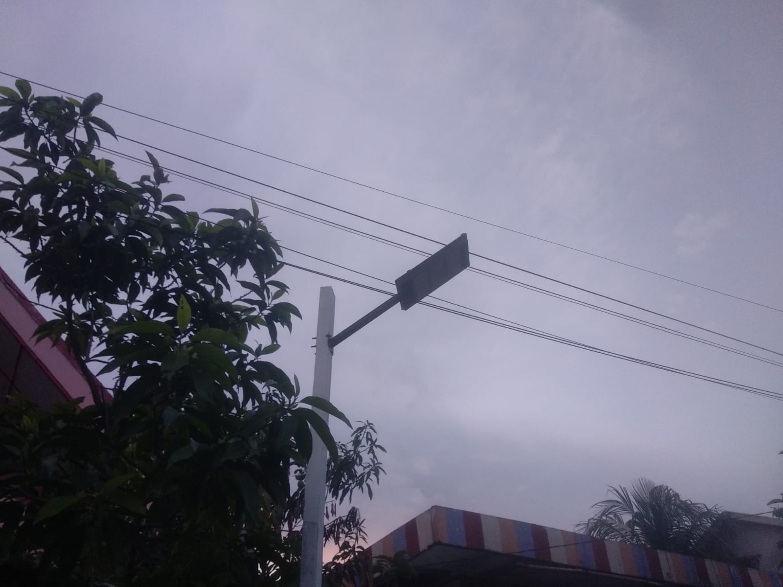Dishub Palembang Ganti 54.000 Lampu Jalan dengan LED dan Panel Surya