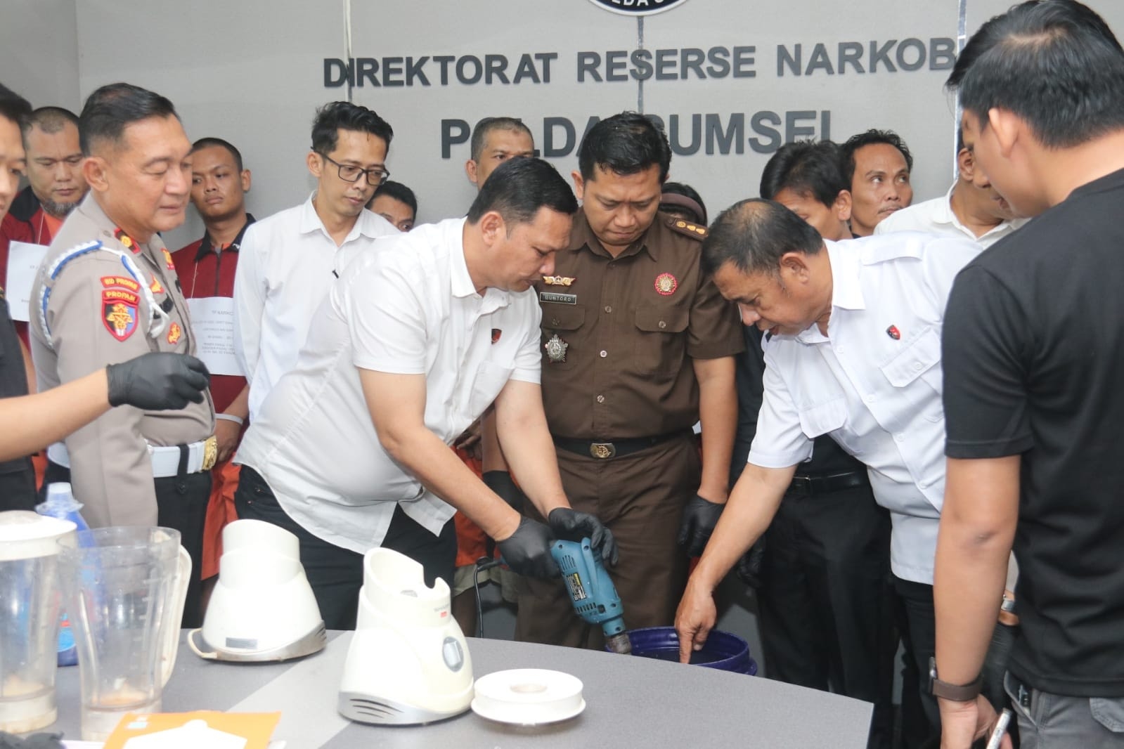 Polda Sumsel Musnahkan 653 Gram Sabu, 11 Tersangka Diringkus