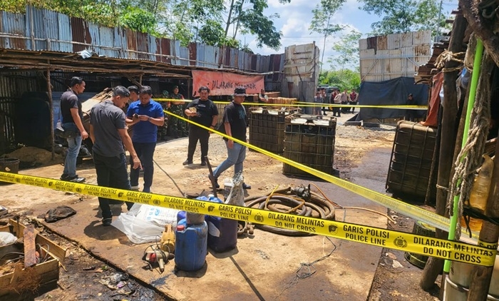 Polisi Bongkar Dua Gudang BBM Ilegal di Muara Enim, Pemilik Kabur