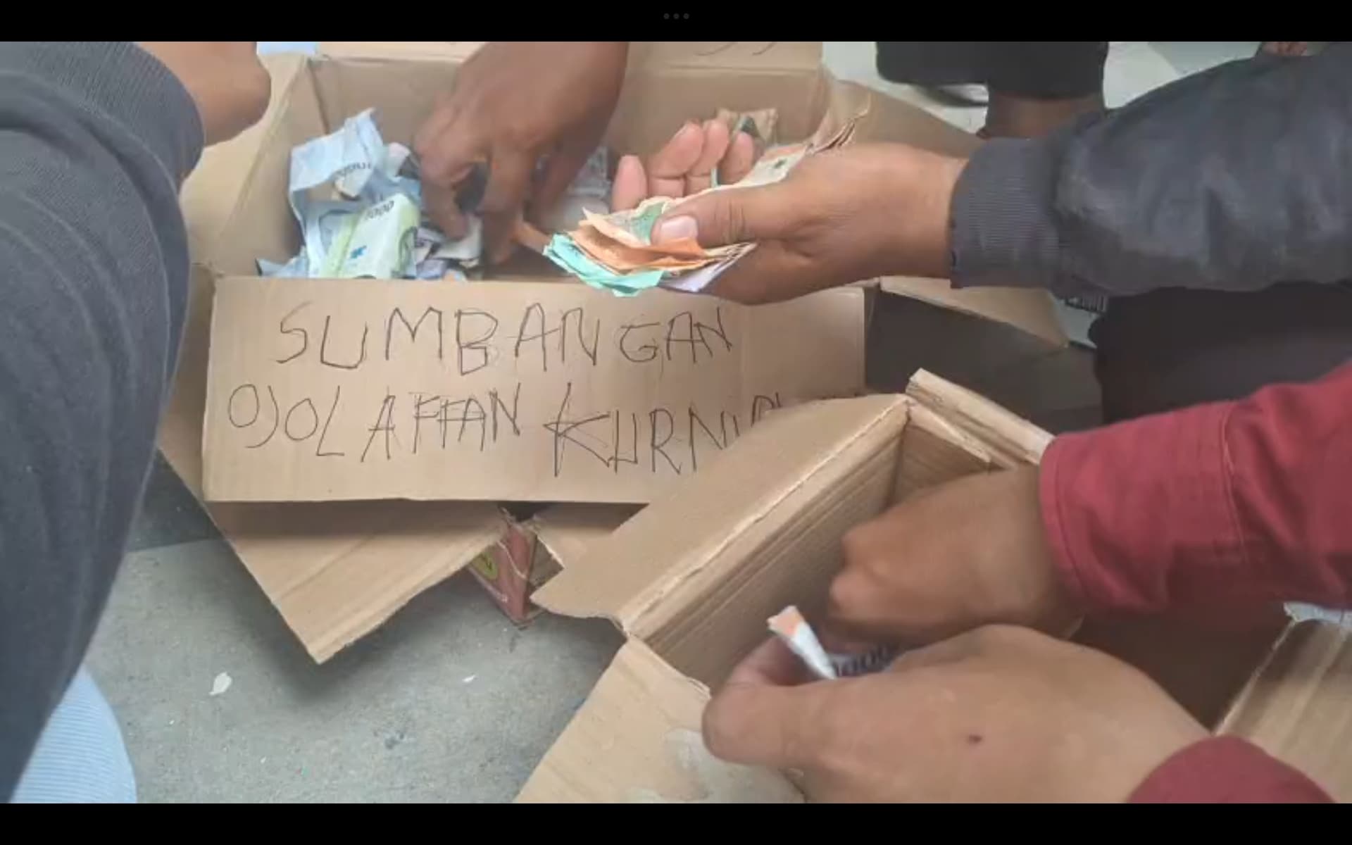 Driver Ojol Palembang Galang Dana untuk Keluarga Affan Kurniawan, Tunjukkan Solidaritas di Tengah Terik Matahari