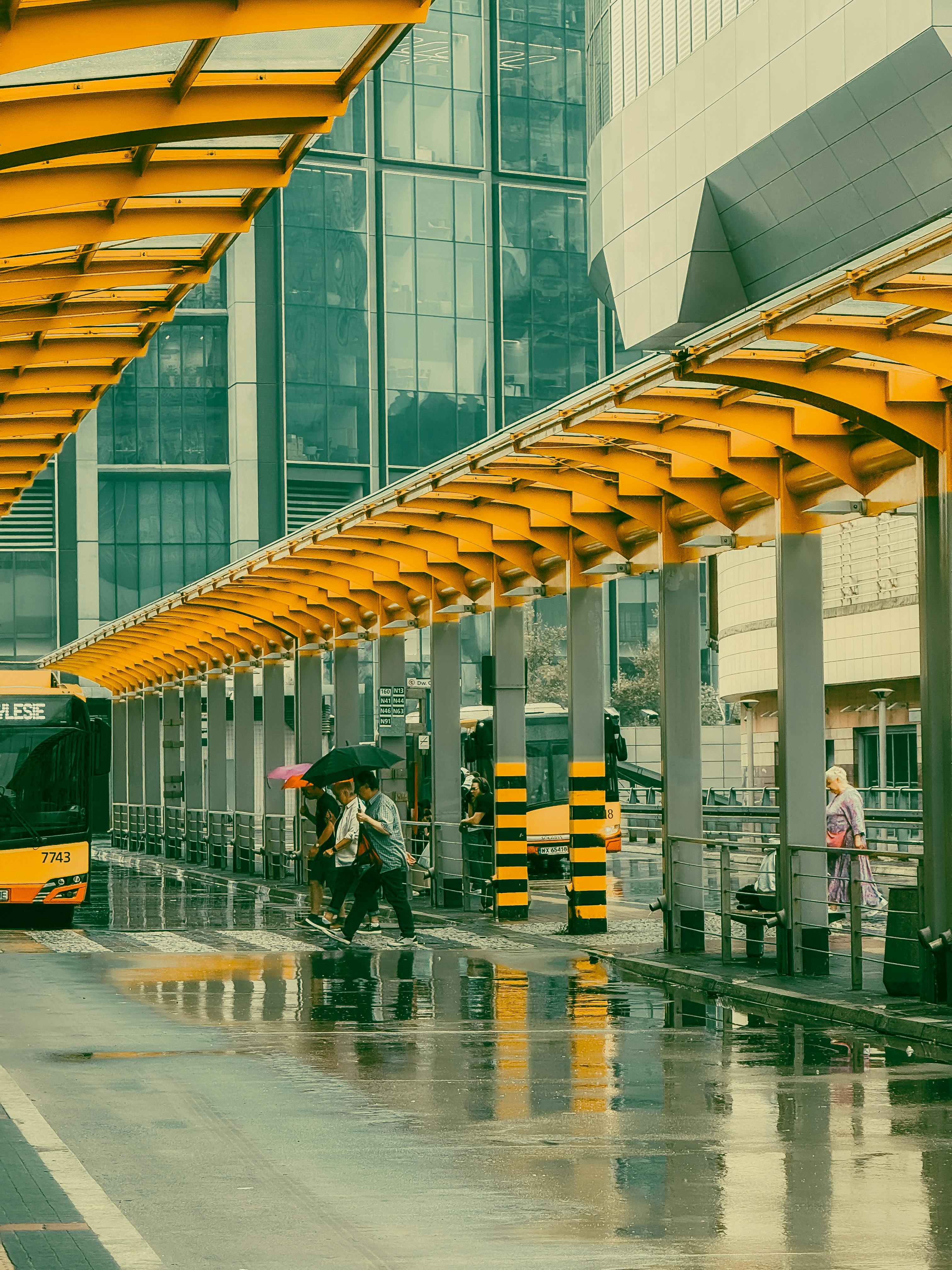 Prakiraan Cuaca Sumsel 27 Oktober 2025, Hujan Petir Melanda Sebagian Wilayah Siang hingga Malam Hari