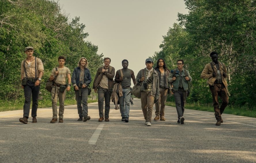 4 Fakta Menarik Film The Long Walk yang Akan Tayang Besok, Pemain Benar-benar Jalan Kaki Sejauh 650 KM