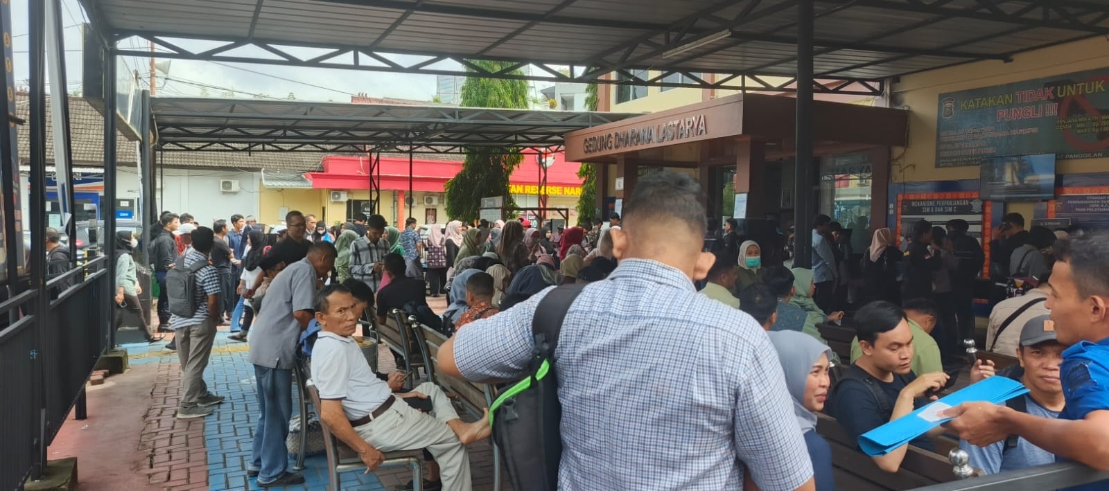 Pemohon SKCK di Polrestabes Palembang Membludak, Didominasi Calon PPPK