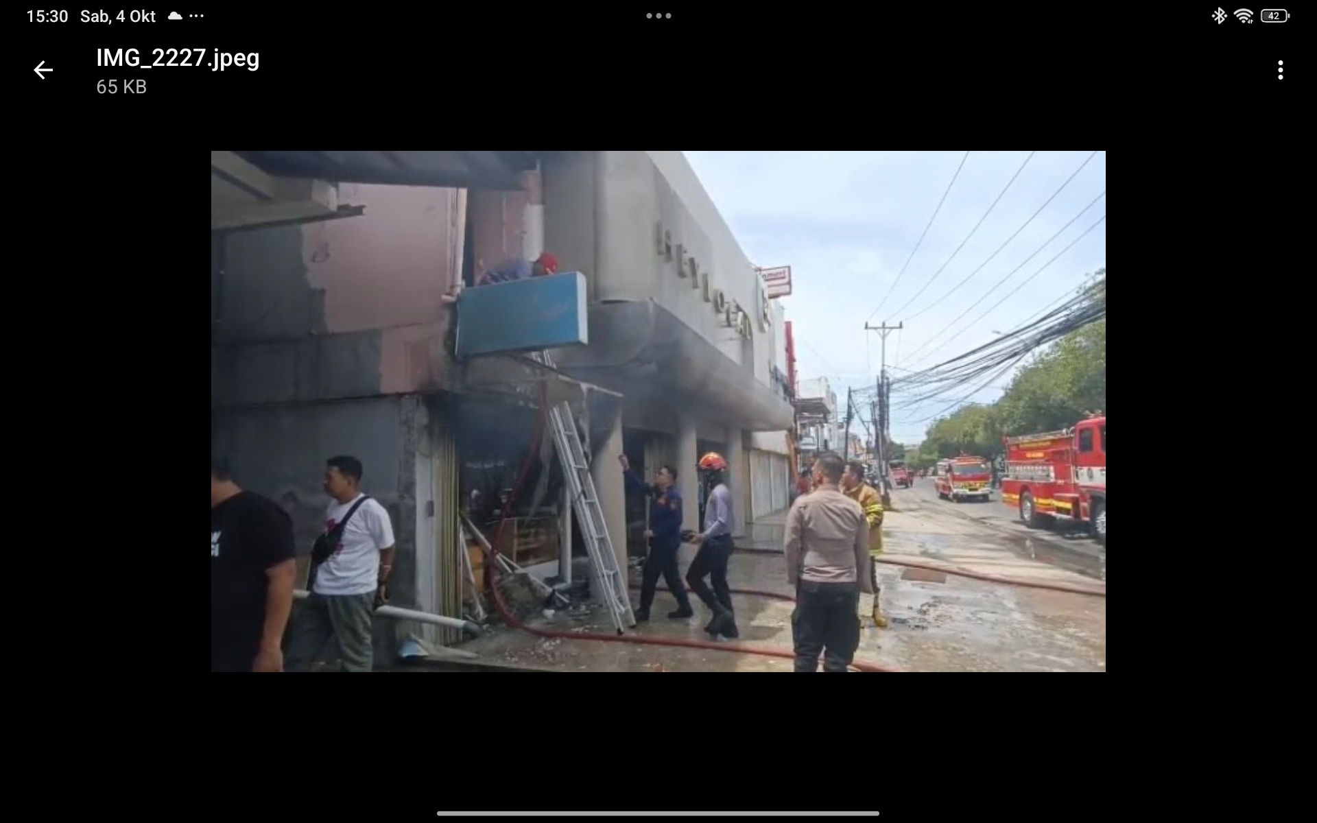Diduga Kompor Ditinggal Saat Masak, Toko dan Kafe di Sumpah Pemuda Palembang Terbakar Hebat