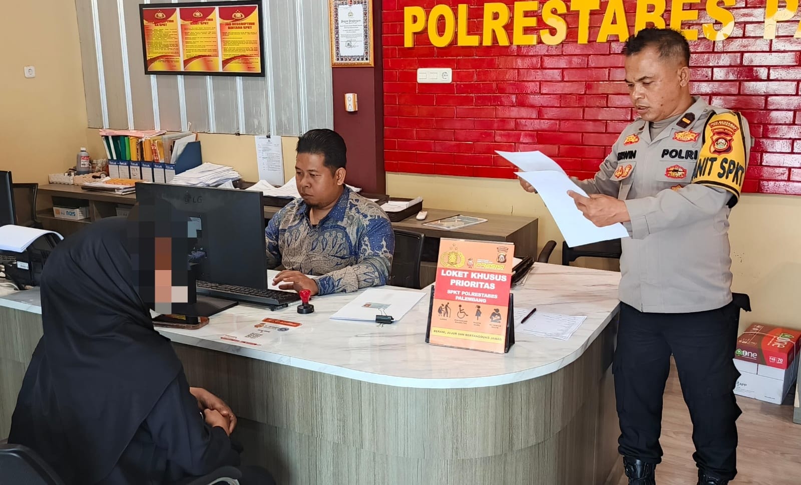 Diselingkuhi dan Ditipu Suami, Ibu Rumah Tangga di Palembang Tanggung Utang Pinjol Rp26 Juta
