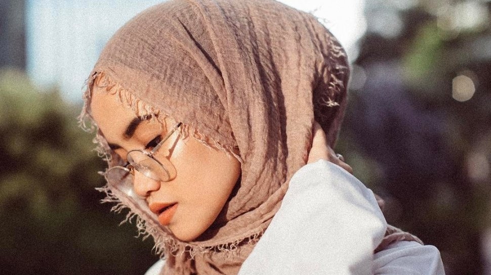 Cara Memakai Jilbab yang Baik dan Benar: Ahli Fashion Muslimah Ungkap Panduan Praktis untuk Aktivitas Harian