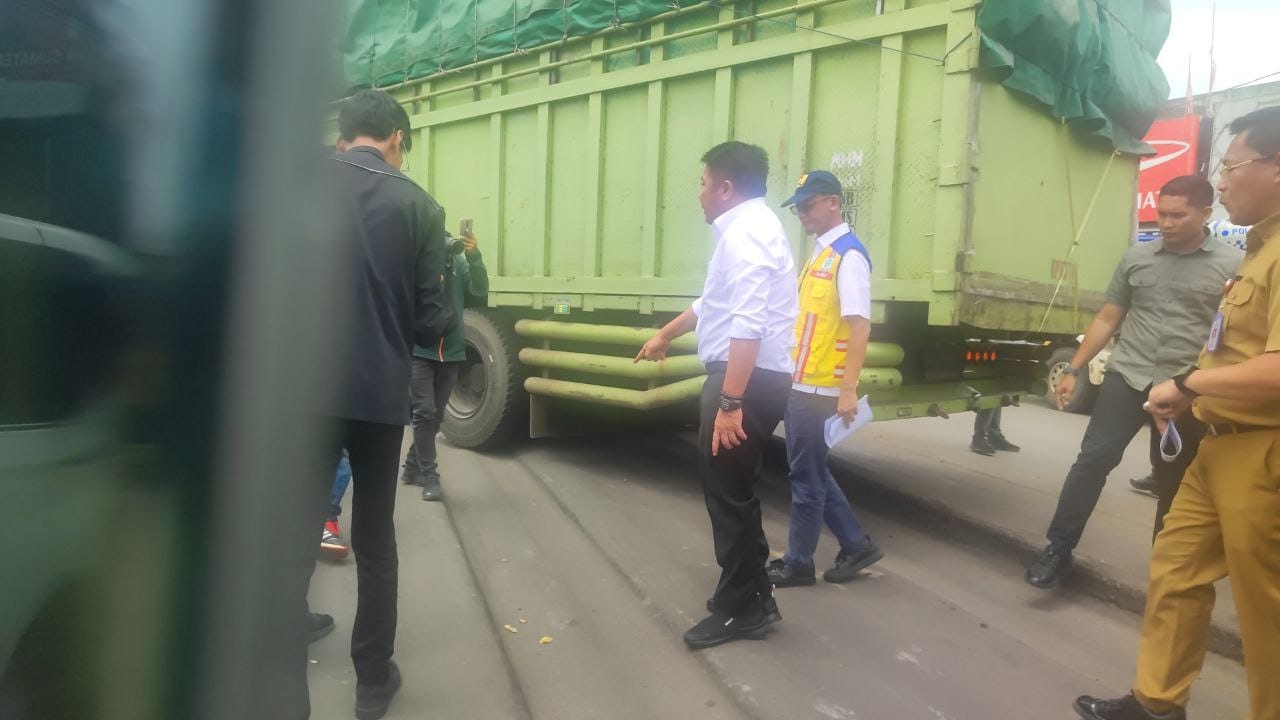 Rusak Parah dan Sering Makan Korban, Jalintim Palembang–Betung Mulai Diperbaiki Malam Ini