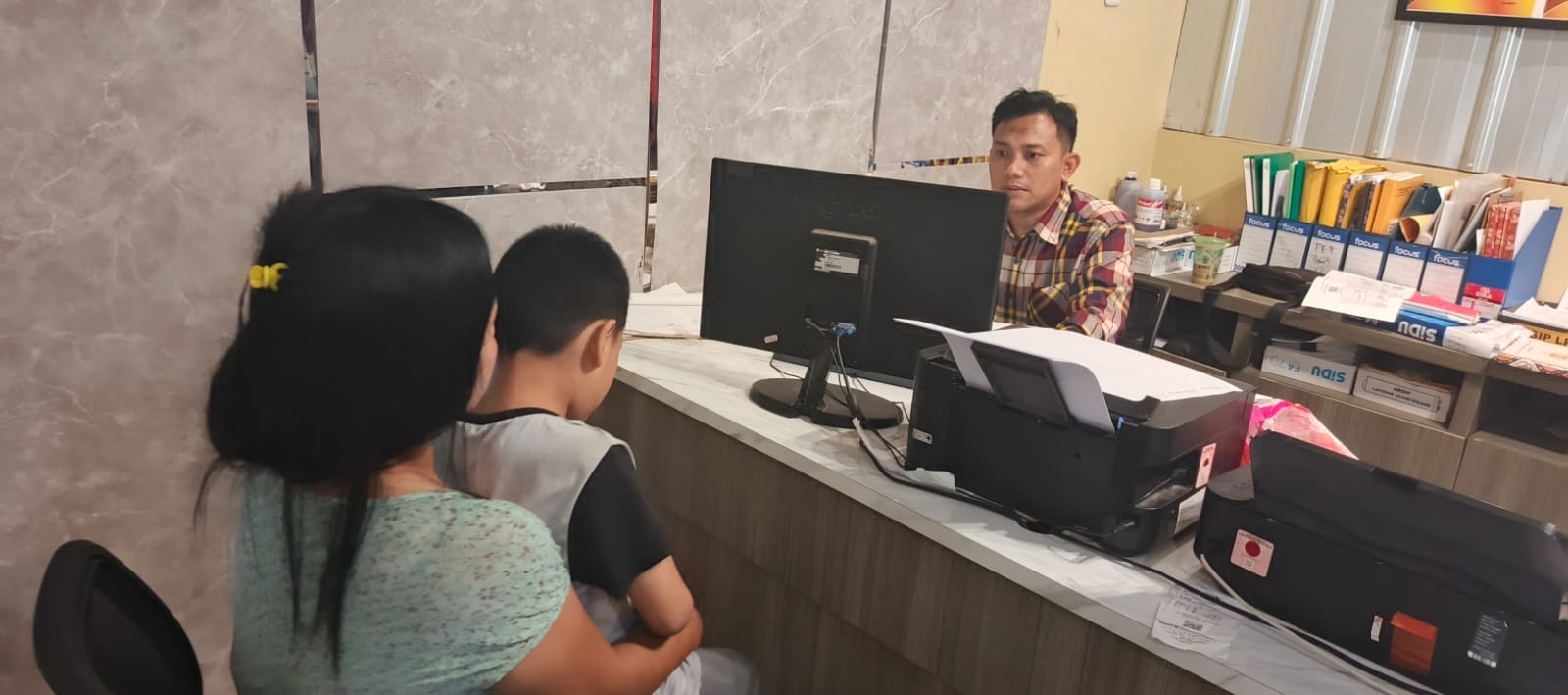Korban Alami Luka Lebam Sekujur Tubuh, Anak Ikut Terluka, Pelaku Dilaporkan ke Polrestabes