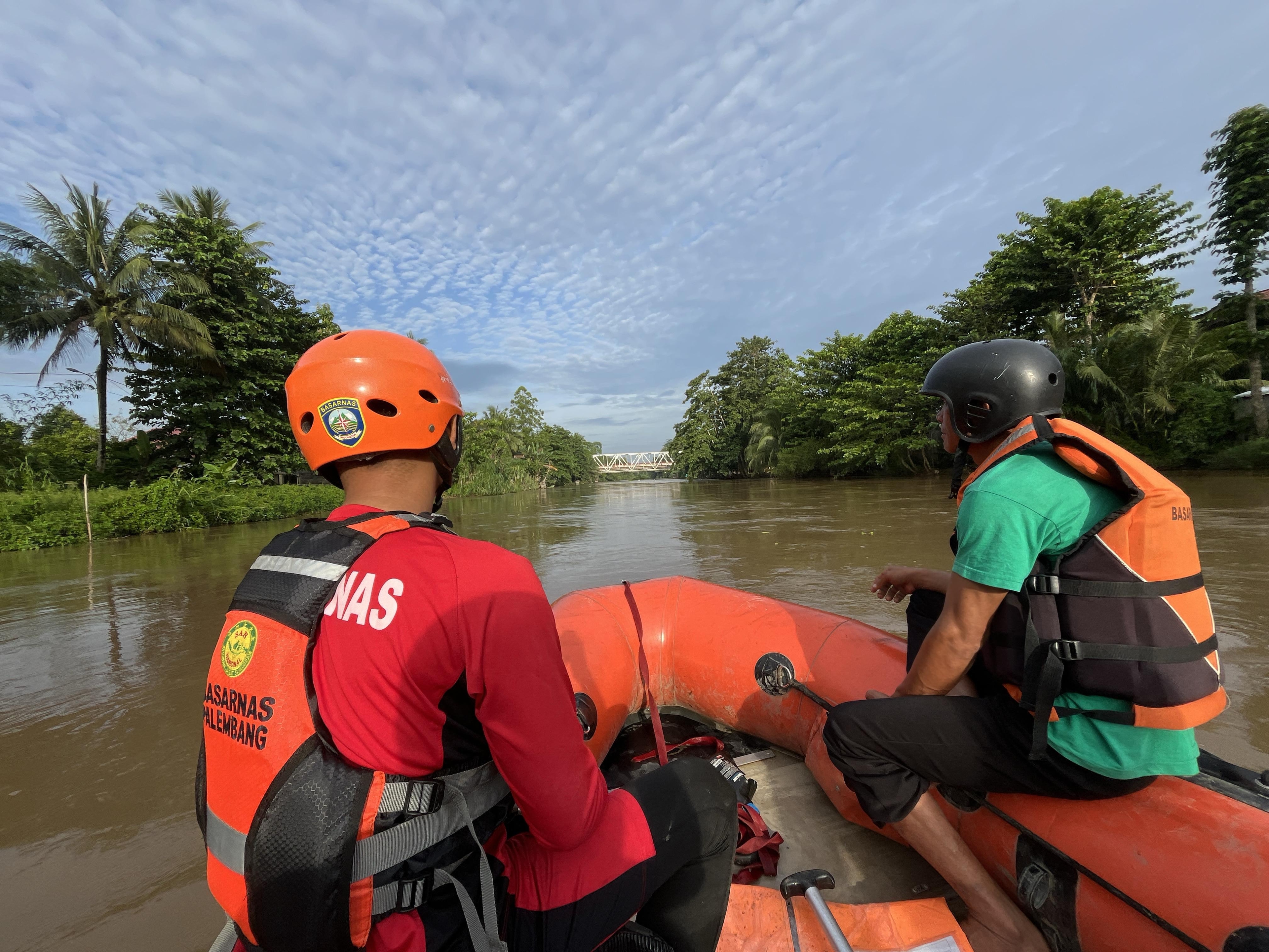 Liburan Berujung Duka, Bocah 7 Tahun Hilang Terseret Arus Sungai Komering Saat Mandi Bersama Nenek